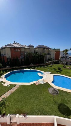 Foto 1 de Pis en venda a Parque de la Paloma de 2 habitacions amb terrassa i piscina