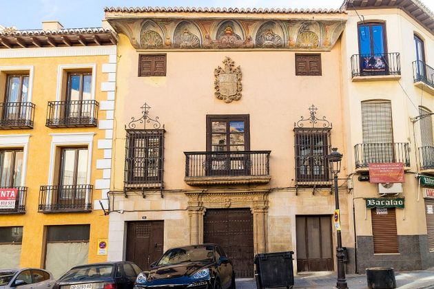 Foto 1 de Chalet en venta en Guadix de 10 habitaciones con terraza y balcón