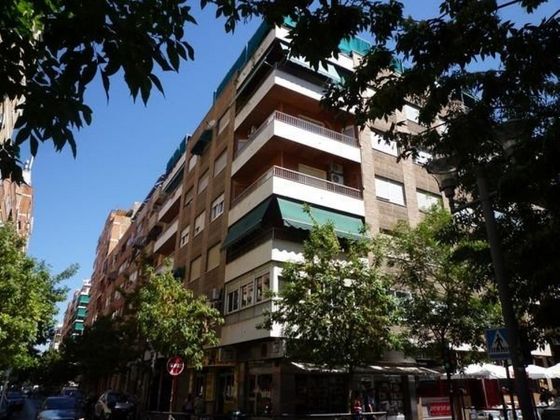 Foto 1 de Pis en lloguer a calle Pedro Antonio de Alarcón de 4 habitacions amb balcó i calefacció