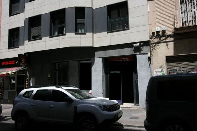 Foto 2 de Local en alquiler en calle Pedro Antonio de Alarcón de 159 m²