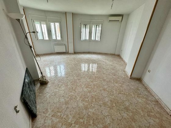 Foto 2 de Venta de piso en Morata de Tajuña de 2 habitaciones con garaje y aire acondicionado