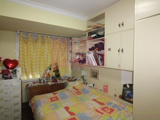Foto 1 de Piso en alquiler en A Milagrosa de 3 habitaciones con muebles y calefacción