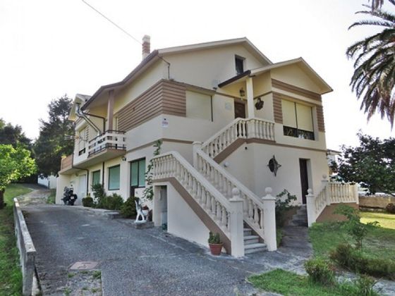 Foto 2 de Casa en venta en barrio Elechas de 7 habitaciones con terraza y balcón
