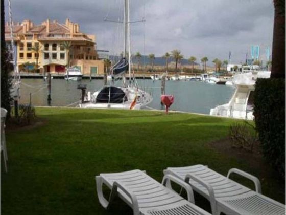 Foto 2 de Pis en lloguer a Puerto de Sotogrande-La Marina de 3 habitacions amb terrassa i mobles