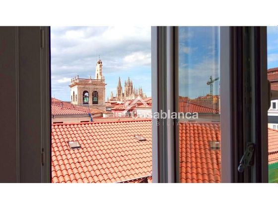 Foto 2 de Piso en venta en Centro - Burgos de 5 habitaciones con terraza y balcón
