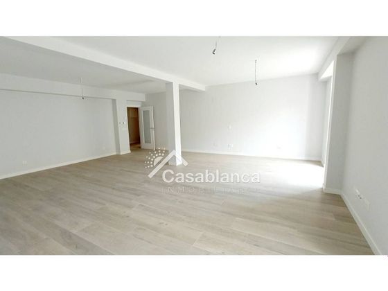 Foto 2 de Piso en venta en Centro - Burgos de 4 habitaciones con terraza y balcón