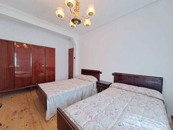 Foto 2 de Pis en venda a Centro - Burgos de 3 habitacions i 73 m²