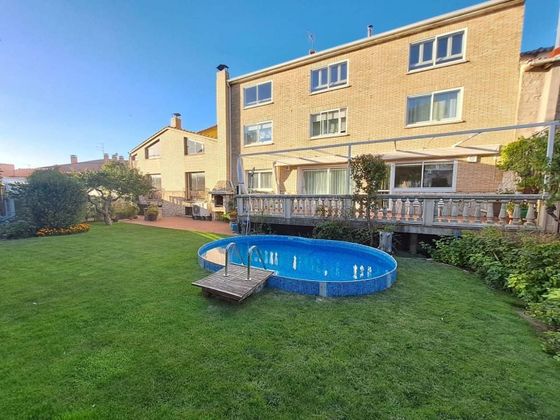 Foto 1 de Casa adossada en venda a Villatoro de 5 habitacions amb terrassa i piscina