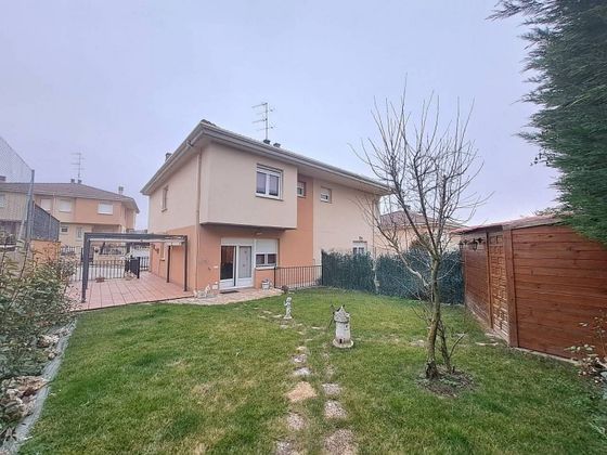 Foto 2 de Casa en venta en San Mamés de Burgos de 3 habitaciones con terraza y garaje
