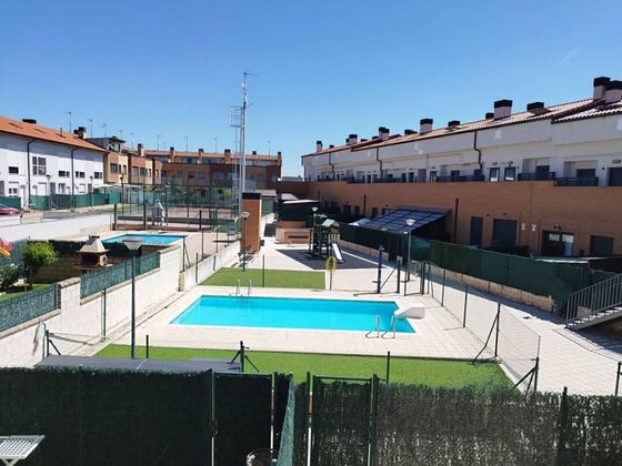 Foto 1 de Dúplex en venda a Alfoz de Quintanadueñas de 2 habitacions amb piscina i garatge