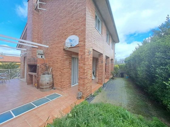 Foto 2 de Casa adossada en venda a Rubena de 4 habitacions amb terrassa i garatge