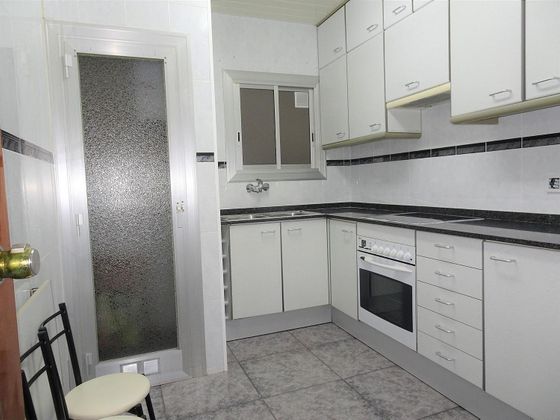 Foto 2 de Piso en venta en Centre - Colomeres - Rambles de 3 habitaciones con aire acondicionado y calefacción