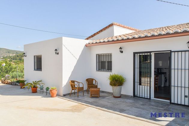 Foto 1 de Casa rural en lloguer a Jalón/Xaló de 3 habitacions amb terrassa i aire acondicionat