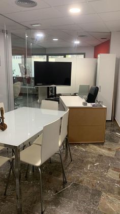 Foto 2 de Oficina en alquiler en Eixample Nord – La Devesa de 12 m²