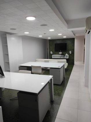Foto 2 de Venta de oficina en Eixample con aire acondicionado y ascensor