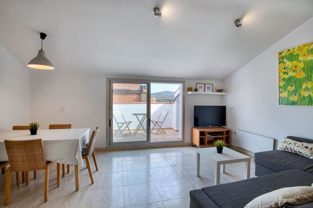 Foto 2 de Àtic en venda a calle Sant Antoni de 3 habitacions amb terrassa i aire acondicionat