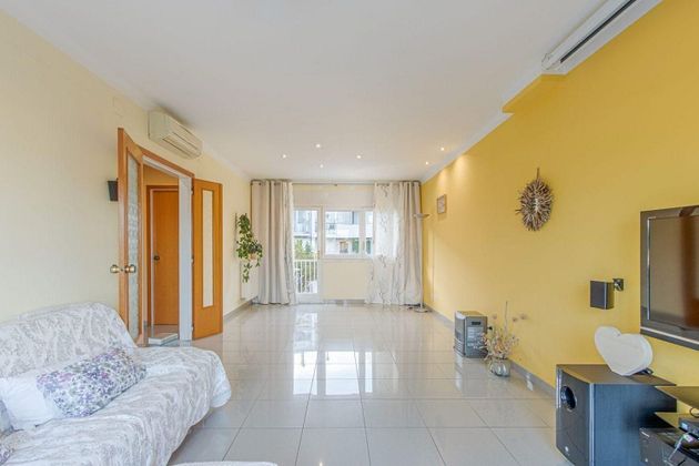 Foto 2 de Casa en venda a calle Antoni Xirau de 3 habitacions amb terrassa i garatge