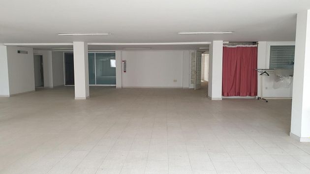 Foto 1 de Alquiler de local en calle De Pere III de 395 m²