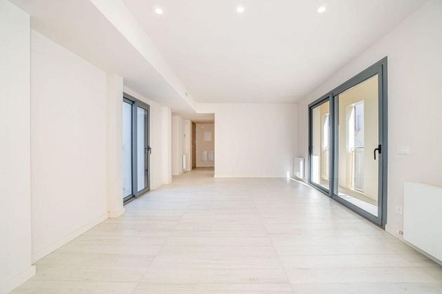 Foto 1 de Venta de piso en calle Sant Pau de 3 habitaciones con terraza y aire acondicionado