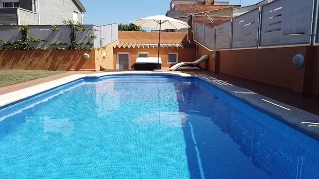 Foto 2 de Casa en venda a Vilafant de 6 habitacions amb terrassa i piscina