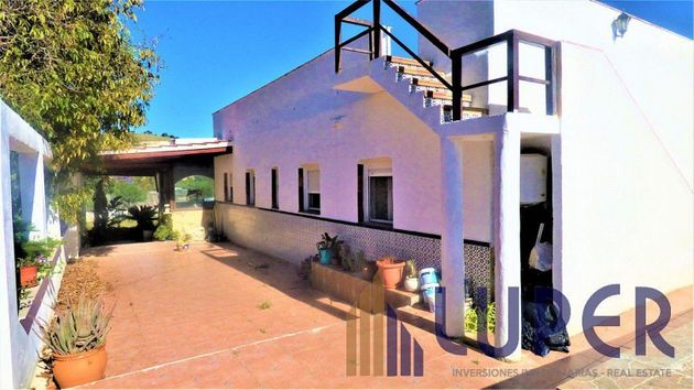 Foto 1 de Venta de casa rural en Pueblo Acantilado-Venta Lanuza de 3 habitaciones con terraza y piscina