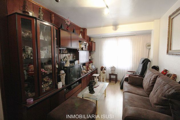 Foto 1 de Piso en venta en Santurtzi de 3 habitaciones con balcón y calefacción