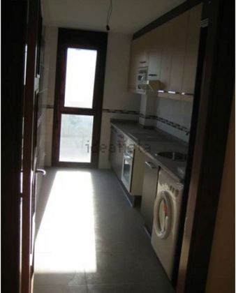 Foto 2 de Pis en venda a La Calzada de 2 habitacions amb garatge i calefacció