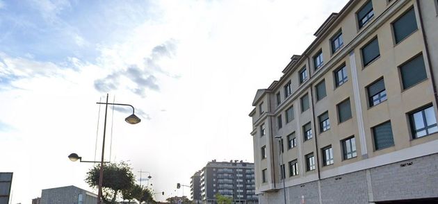 Foto 2 de Dúplex en venda a avenida Principado de 2 habitacions amb terrassa i garatge