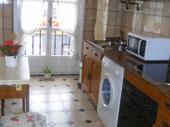 Foto 2 de Pis en lloguer a Centro - Gijón de 3 habitacions amb mobles i calefacció