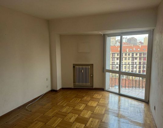 Foto 2 de Alquiler de piso en Centro - Gijón de 3 habitaciones con terraza y calefacción