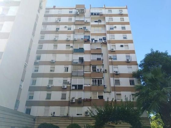 Foto 1 de Venta de piso en Poligono Norte - Villegas - La Fontanilla de 3 habitaciones con calefacción y ascensor