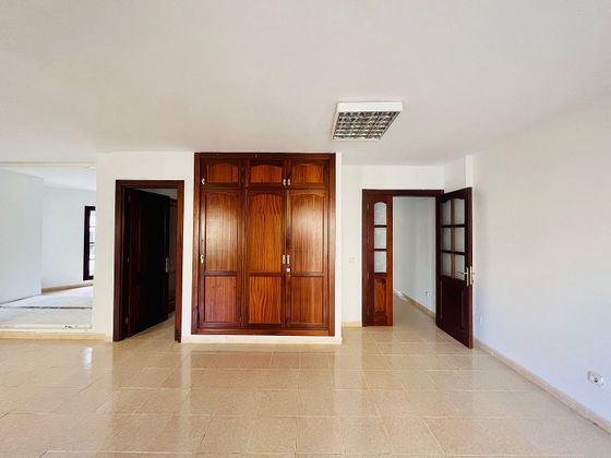Foto 1 de Venta de piso en Centro - Arrecife de 3 habitaciones con garaje y balcón