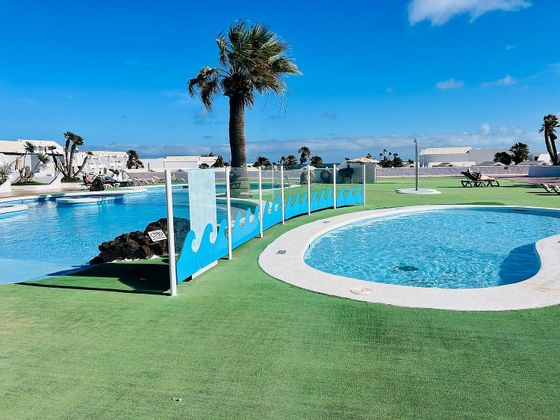 Foto 1 de Estudi en venda a Costa Teguise amb terrassa i piscina