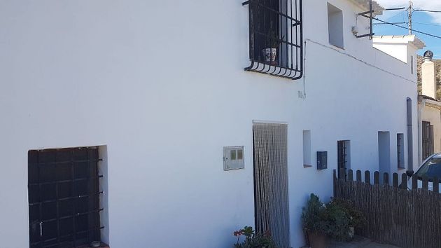 Foto 2 de Casa en venta en Sorbas de 4 habitaciones con terraza