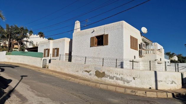 Foto 2 de Casa adossada en venda a Urb. El Palmeral de 3 habitacions amb terrassa i garatge