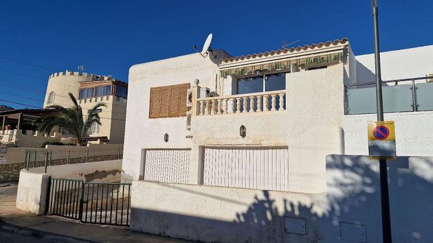 Foto 1 de Casa adossada en venda a Urb. El Palmeral de 3 habitacions amb terrassa i garatge