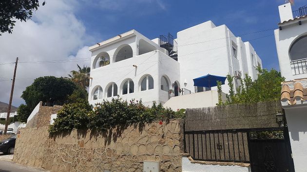 Foto 2 de Xalet en venda a Las Ventanicas - La Paratá de 5 habitacions amb terrassa i piscina