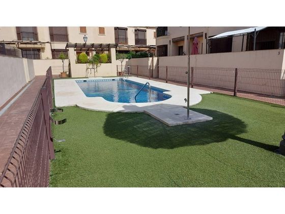 Foto 1 de Casa adossada en venda a Este-Delicias de 3 habitacions amb terrassa i piscina