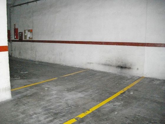 Foto 2 de Venta de garaje en calle De Rovellat de 10 m²