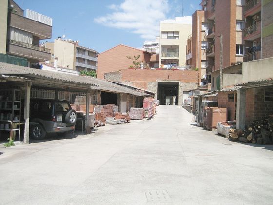 Foto 1 de Alquiler de local en La Plana de 1340 m²