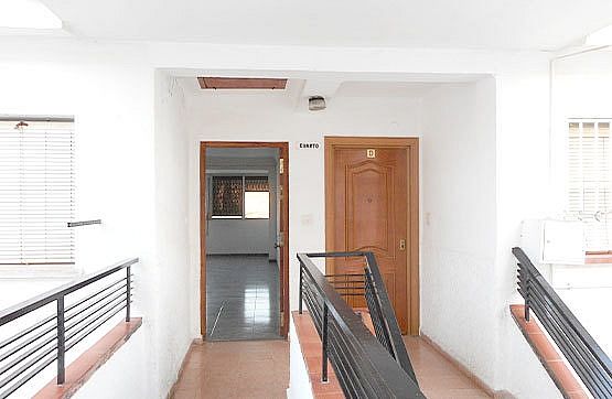 Foto 2 de Piso en venta en avenida Villa de Madrid Edificio El Clavel de 3 habitaciones con ascensor