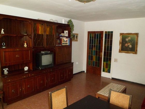 Foto 1 de Pis en venda a Ca n'Aurell de 4 habitacions amb mobles i balcó