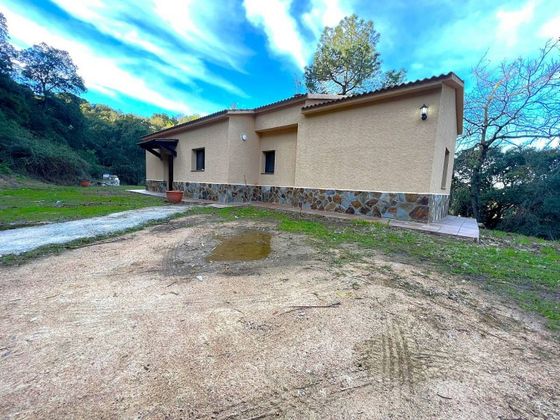 Foto 1 de Casa en venda a Sant Celoni de 3 habitacions amb terrassa i jardí