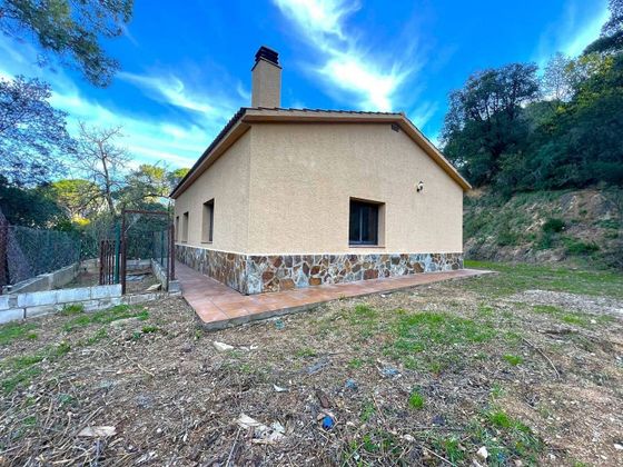 Foto 2 de Casa en venda a Sant Celoni de 3 habitacions amb terrassa i jardí