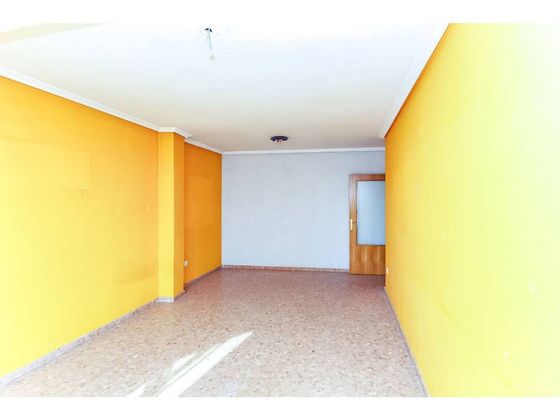 Foto 2 de Pis en venda a avenida Diputación Provincial de 3 habitacions amb garatge i balcó