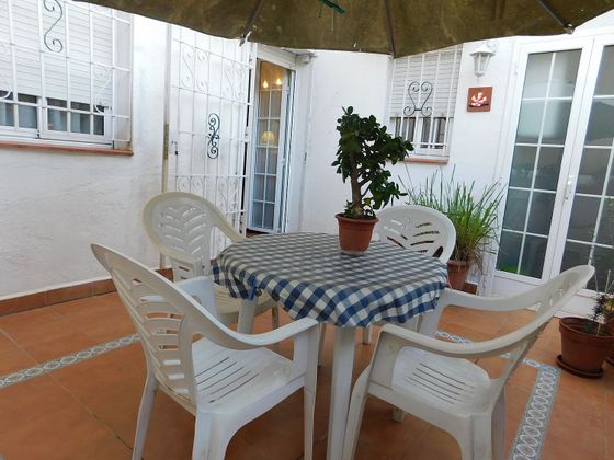 Foto 1 de Casa en venda a calle Rafael Casanova de 3 habitacions amb terrassa i garatge