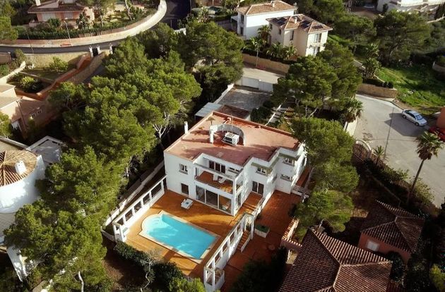 Foto 2 de Chalet en venta en Badia Blava-Badia Gran-Tolleric de 5 habitaciones con terraza y piscina