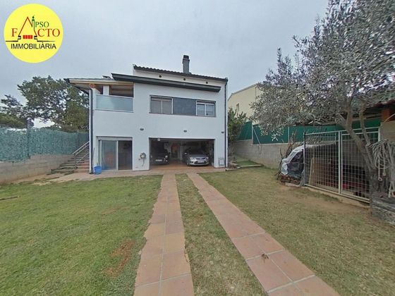 Foto 1 de Casa en venta en Santa Coloma de Farners de 4 habitaciones con terraza y aire acondicionado