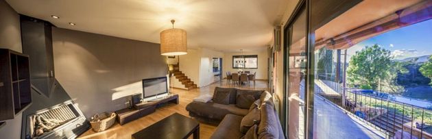 Foto 2 de Casa en venda a Sant Julià de Ramis de 6 habitacions amb terrassa i piscina