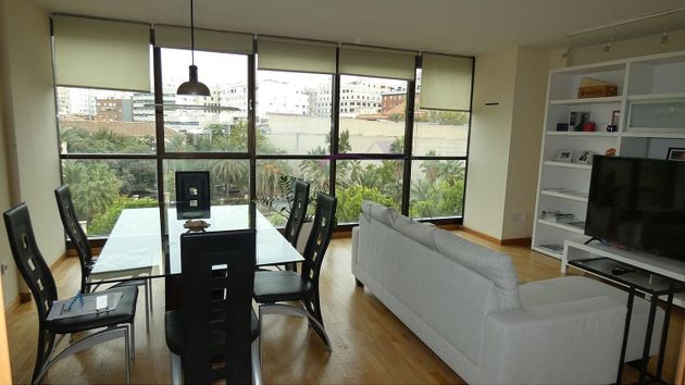 Foto 1 de Alquiler de piso en El Pilar de 2 habitaciones con garaje y muebles